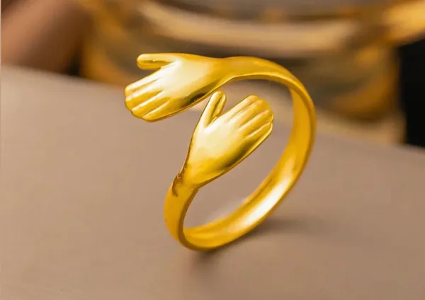 Gold_Forever_Embrace_Hug_Ring_For_Women